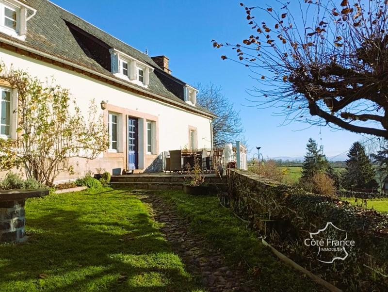 Villa - 192 m² - 7 pièces