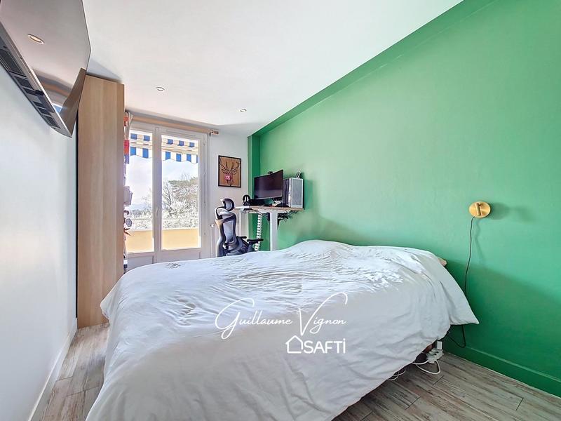 Appartement - 80 m² - 4 pièces