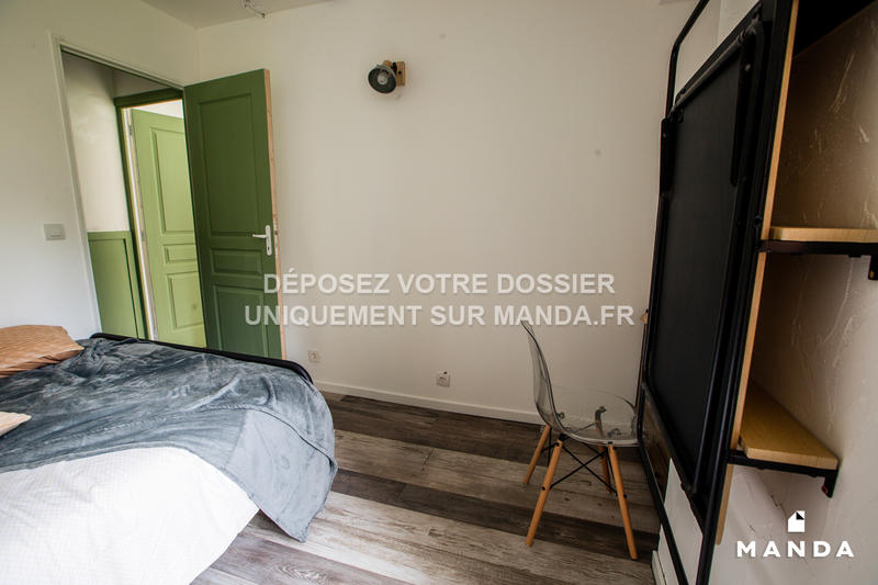 Chambre - 11 m² - 6 pièces