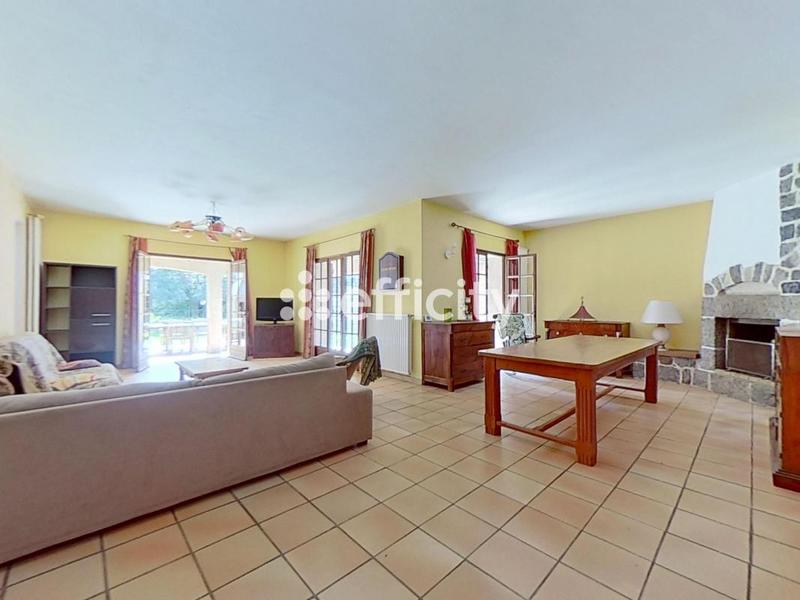 Maison - 225 m² - 9 pièces