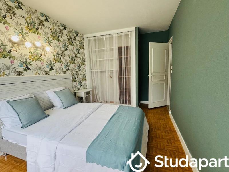 Chambre - 11 m² - 1 pièce