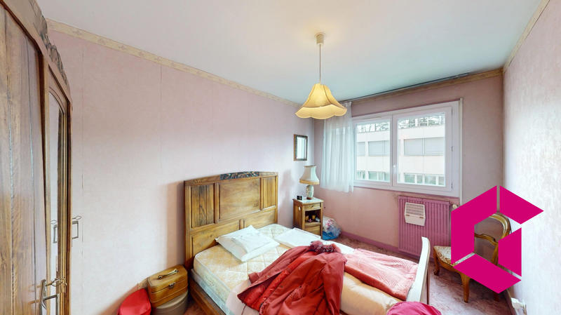 Appartement - 100 m² - 5 pièces