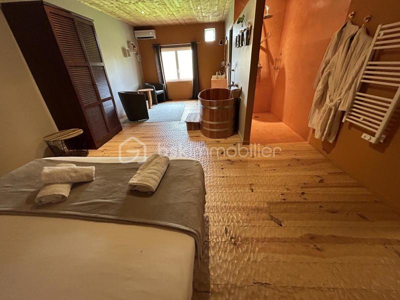 Château - 897 m² - 16 pièces