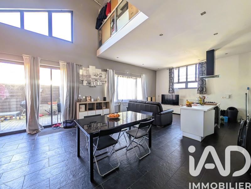 Loft - 117 m² - 6 pièces