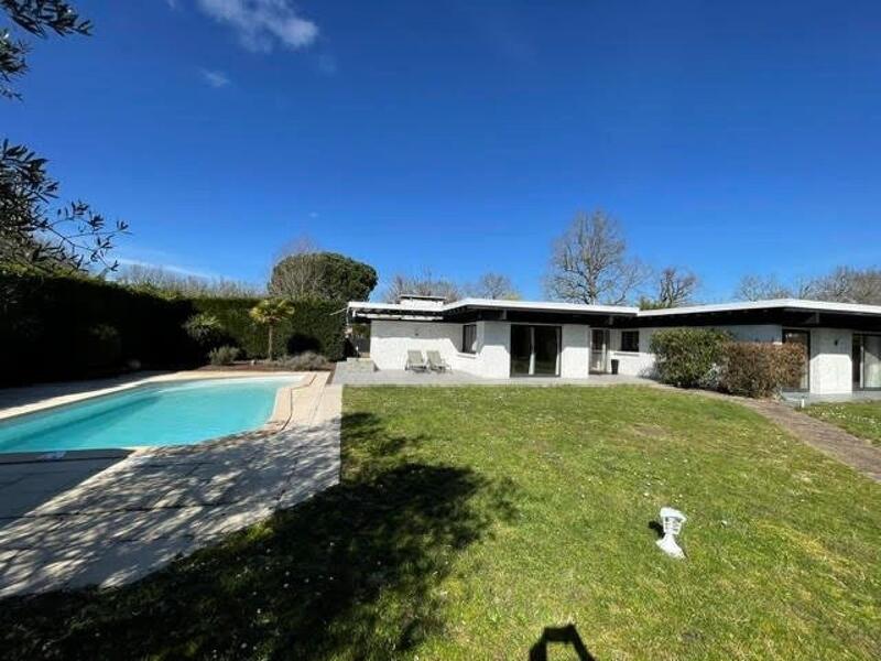 Maison - 152 m² - 5 pièces