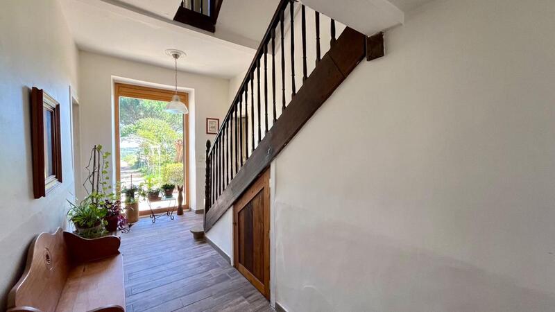 Maison - 240 m² - 6 pièces