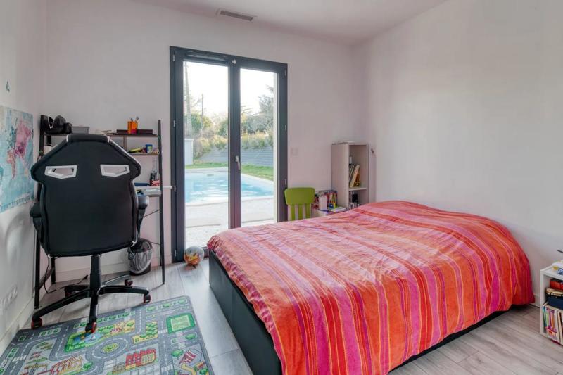 Maison - 220 m² - 7 pièces