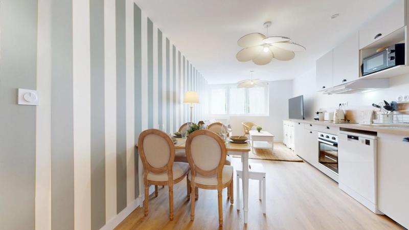 Appartement - 88 m² - 6 pièces