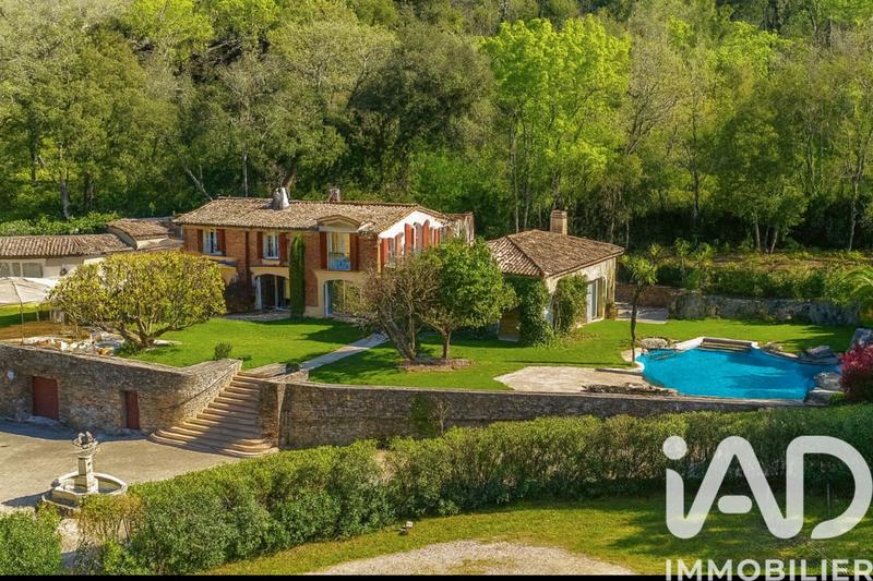 Maison - 380 m² - 9 pièces