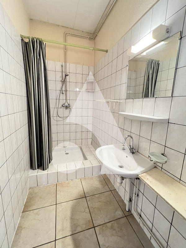 Immeuble - 200 m² - 9 pièces