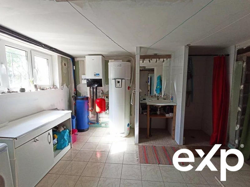 Maison - 214 m² - 9 pièces