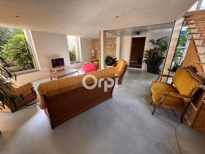 Maison - 338 m² - 6 pièces