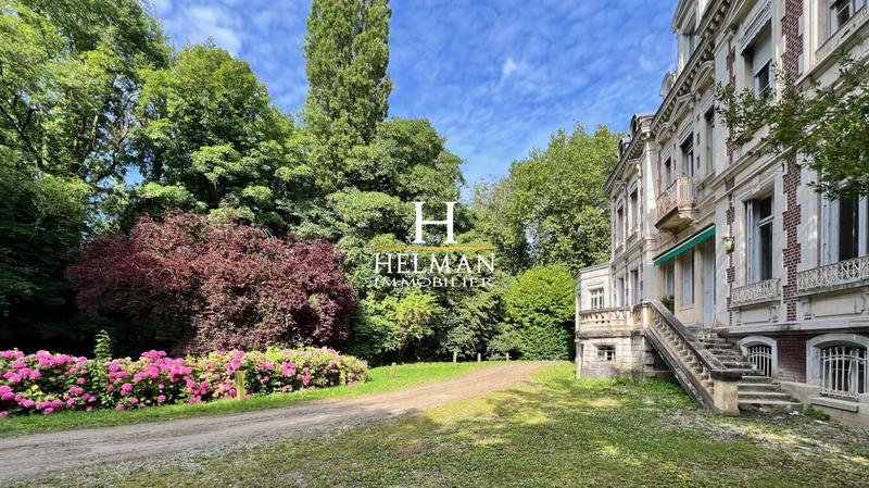 Château - 550 m² - 17 pièces