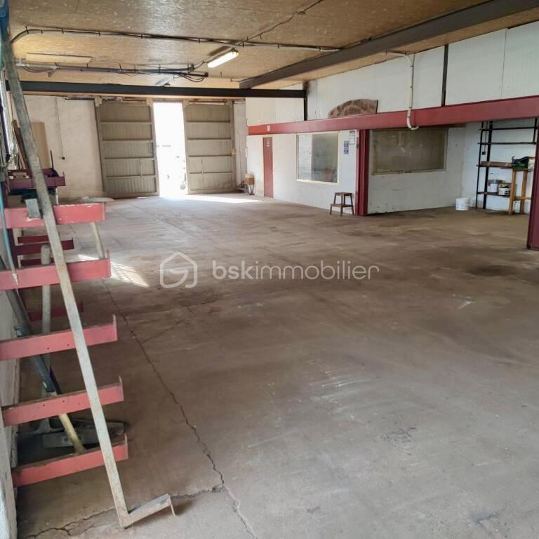Loft - 147 m² - 8 pièces