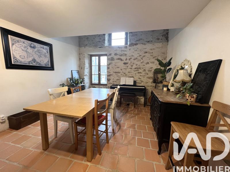 Maison - 230 m² - 7 pièces