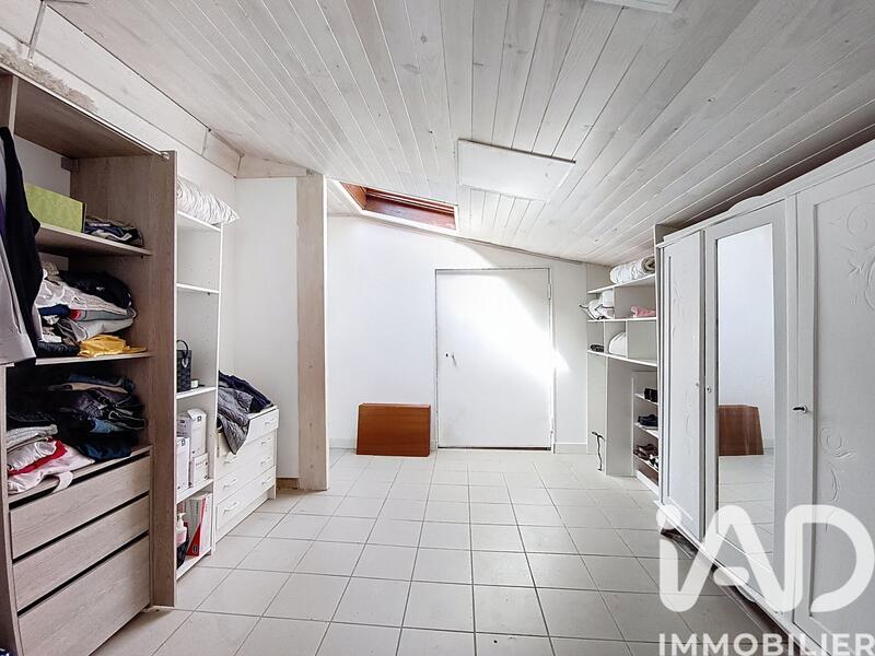 Maison - 224 m² - 9 pièces