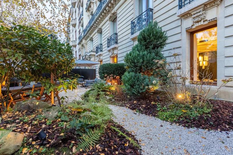 Appartement - 260 m² - 6 pièces