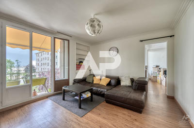 Appartement - 80 m² - 4 pièces