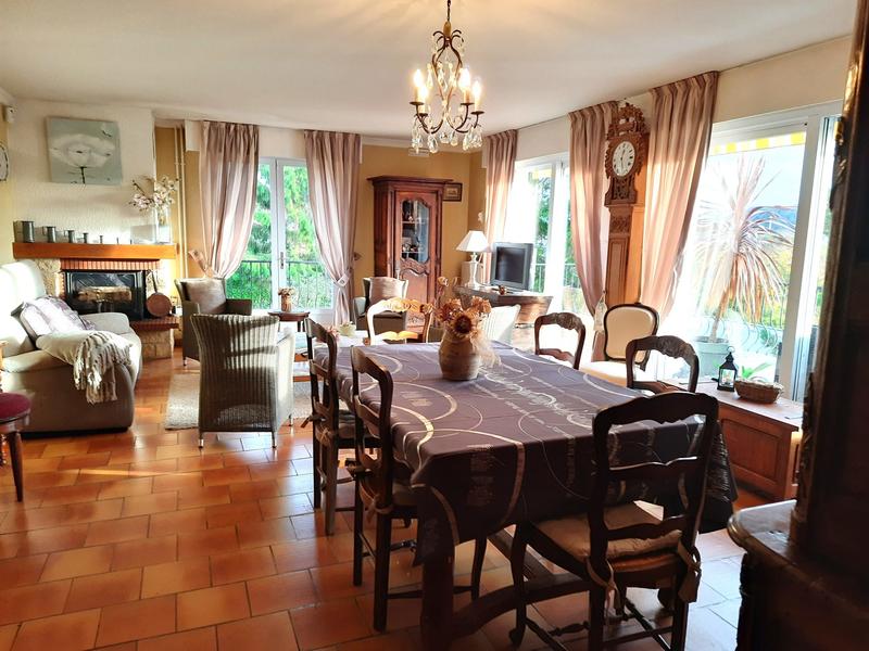 Maison - 185 m² - 7 pièces