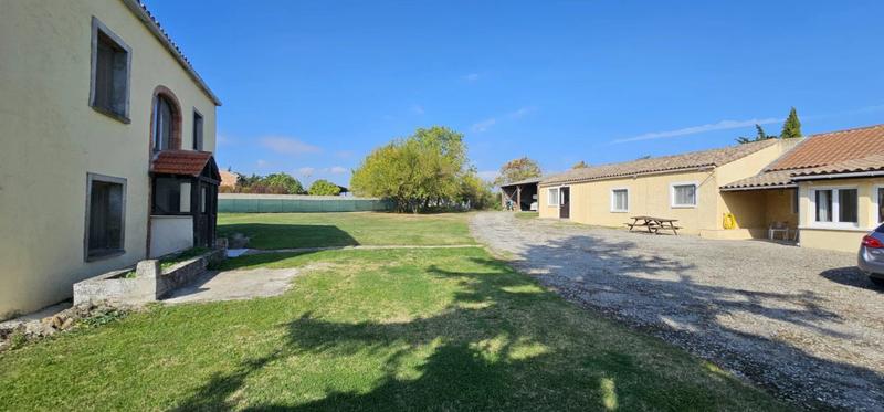 Maison - 400 m² - 10 pièces