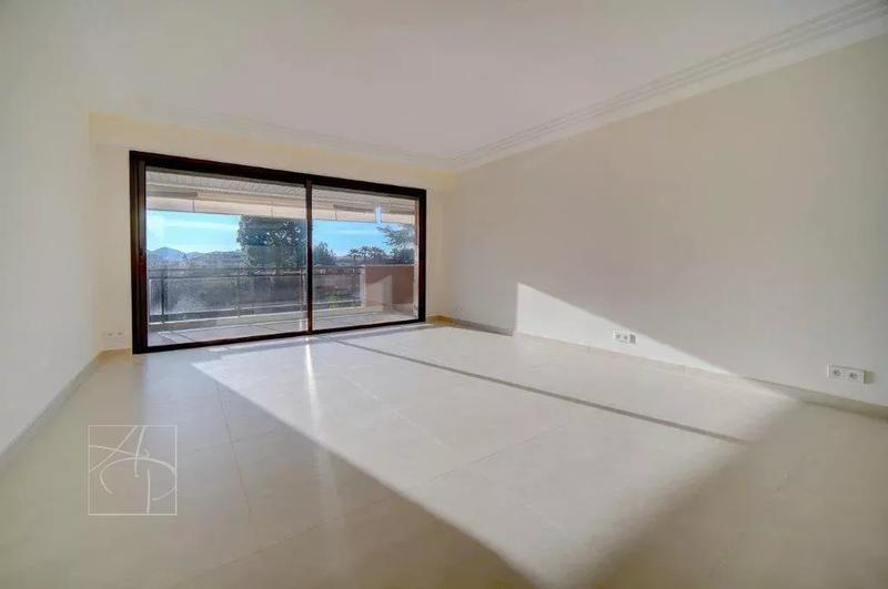 Appartement - 92 m² - 3 pièces