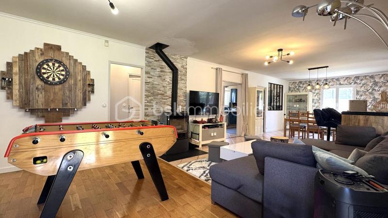 Maison traditionnelle - 223 m² - 8 pièces