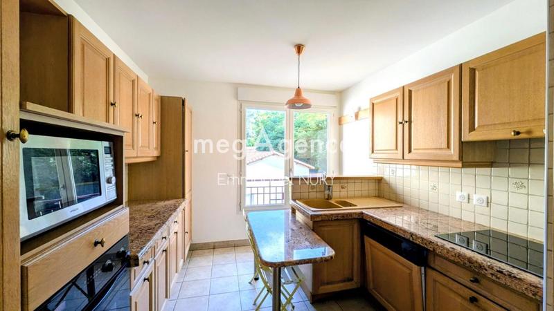 Appartement - 100 m² - 4 pièces