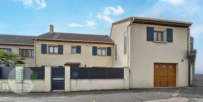 Maison - 224 m² - 9 pièces