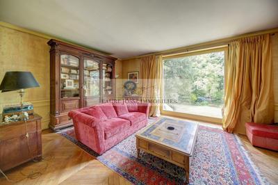 Maison - 235 m² - 9 pièces