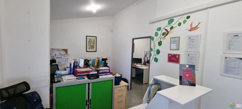 Local commercial - 85 m² - 3 pièces