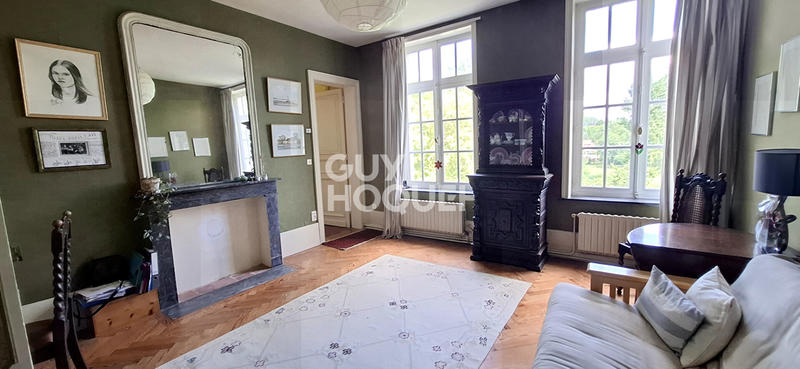 Demeure - 319 m² - 11 pièces