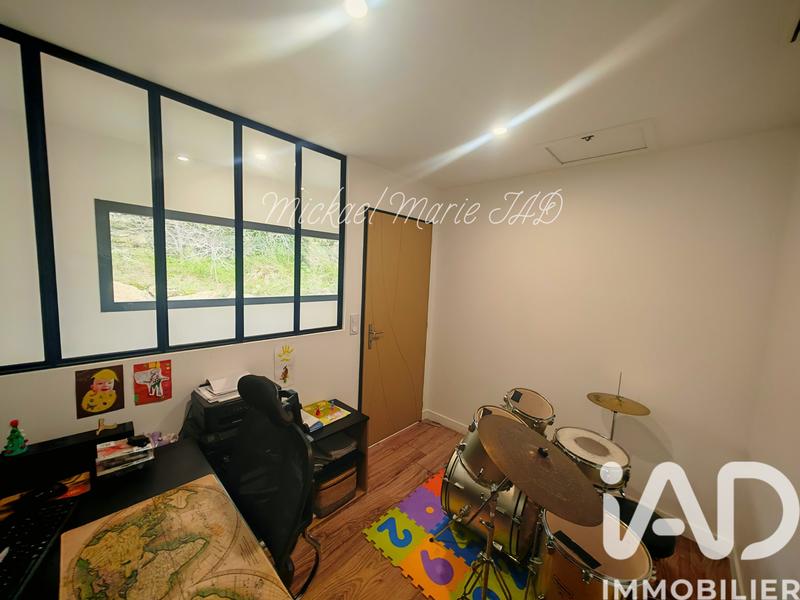 Maison - 137 m² - 5 pièces