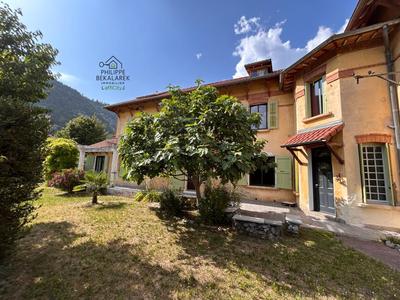 Maison - 228 m² - 9 pièces