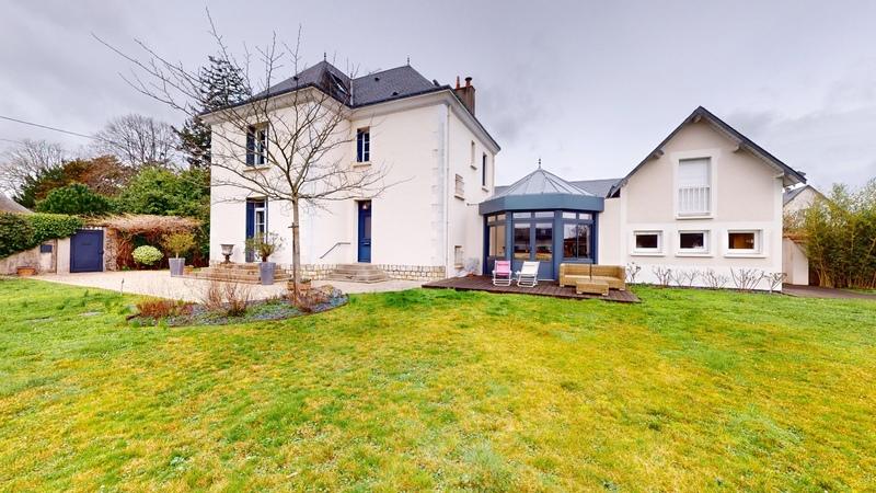 Maison - 230 m² - 6 pièces
