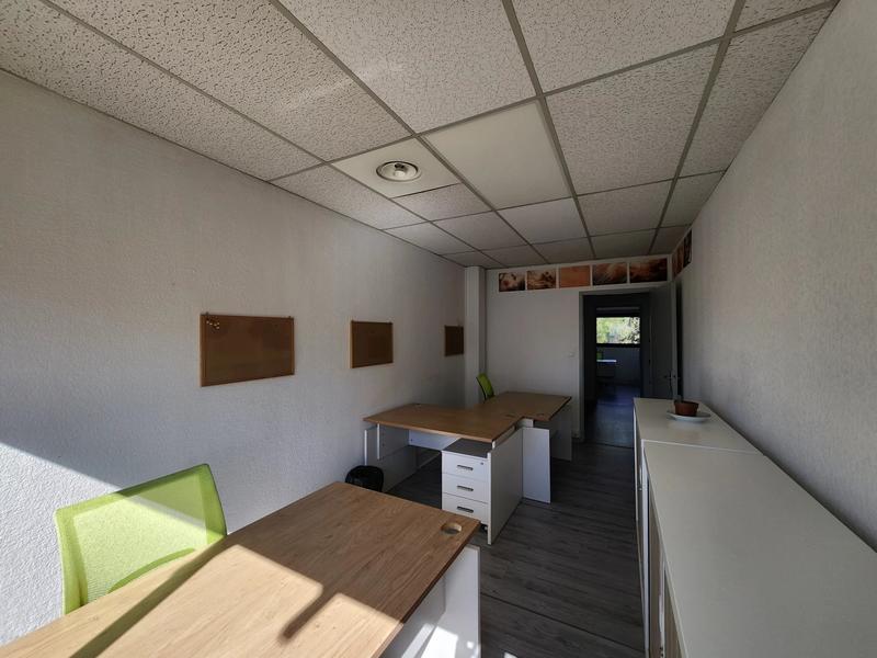 Bureau - 120 m² - 6 pièces