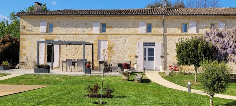 Maison - 420 m² - 10 pièces