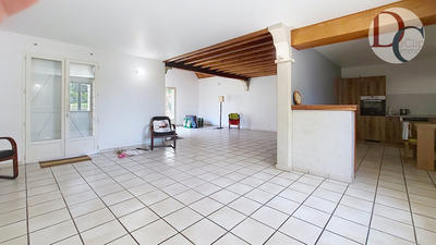 Maison - 250 m² - 8 pièces