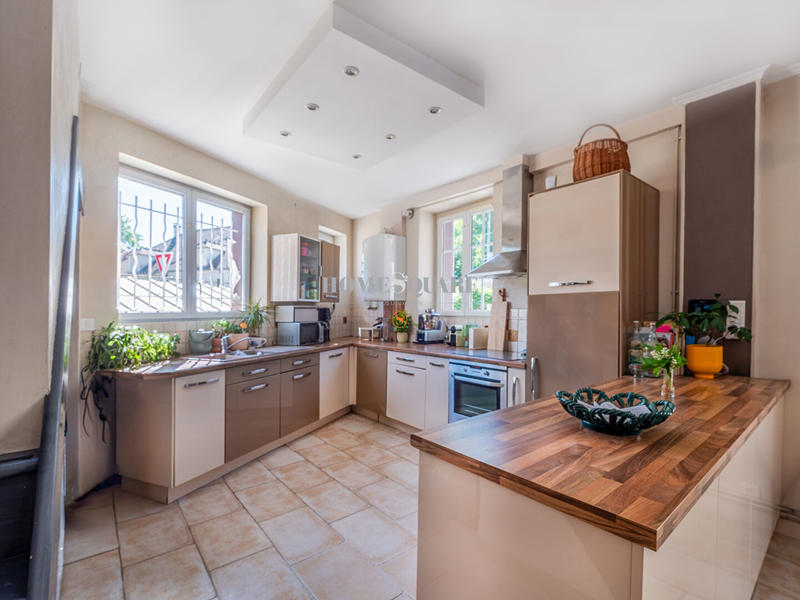 Maison - 142 m² - 6 pièces