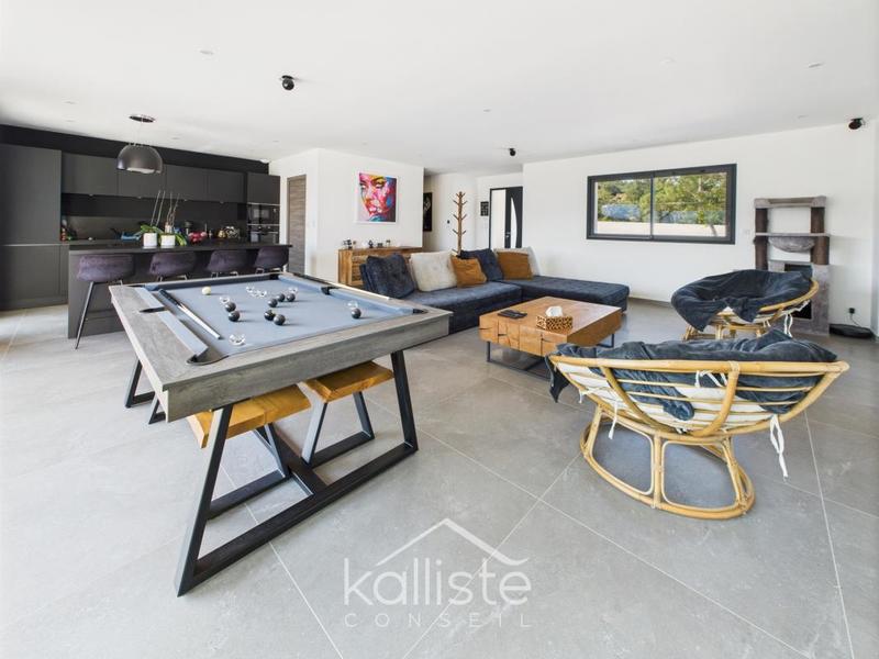 Villa - 166 m² - 6 pièces