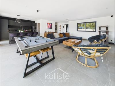 Villa - 166 m² - 6 pièces