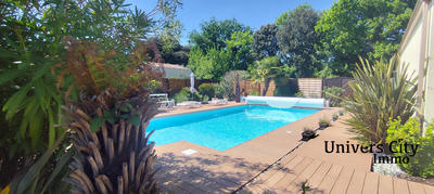 Maison - 196 m² - 7 pièces