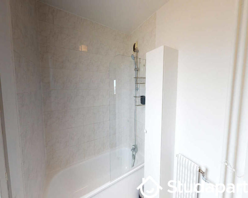 Chambre - 90 m² - 1 pièce