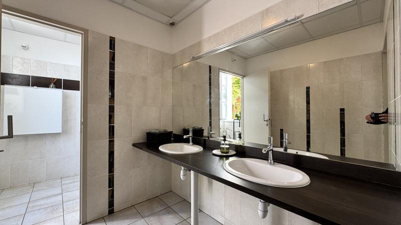 Maison - 310 m² - 5 pièces