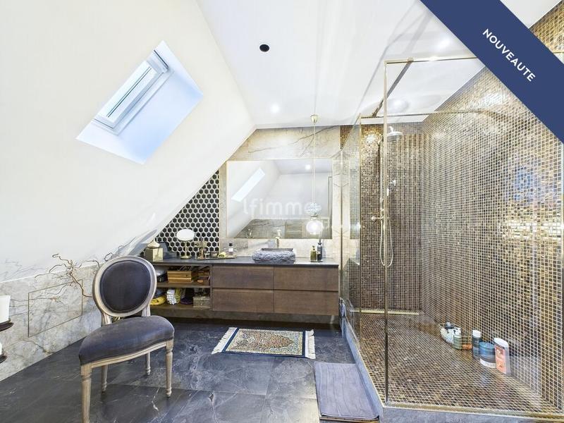 Maison - 378 m² - 7 pièces