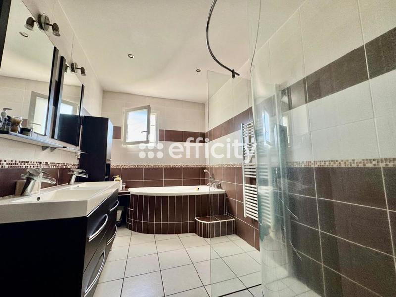 Villa - 140 m² - 7 pièces