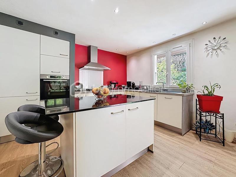 Maison - 94 m² - 5 pièces