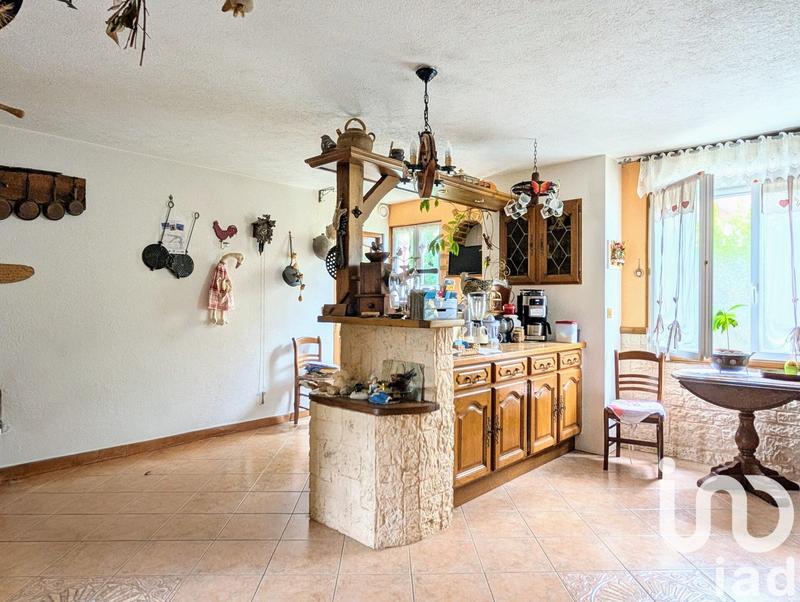 Maison - 302 m² - 9 pièces