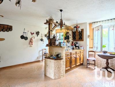 Maison - 302 m² - 9 pièces