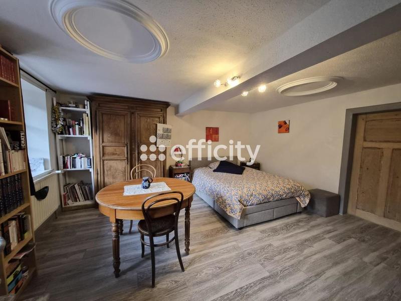 Maison - 203 m² - 8 pièces