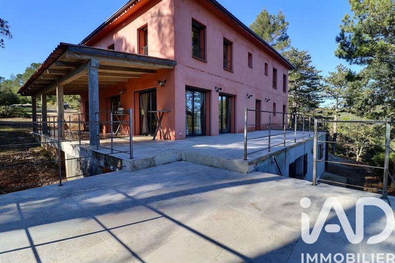 Maison - 305 m² - 10 pièces